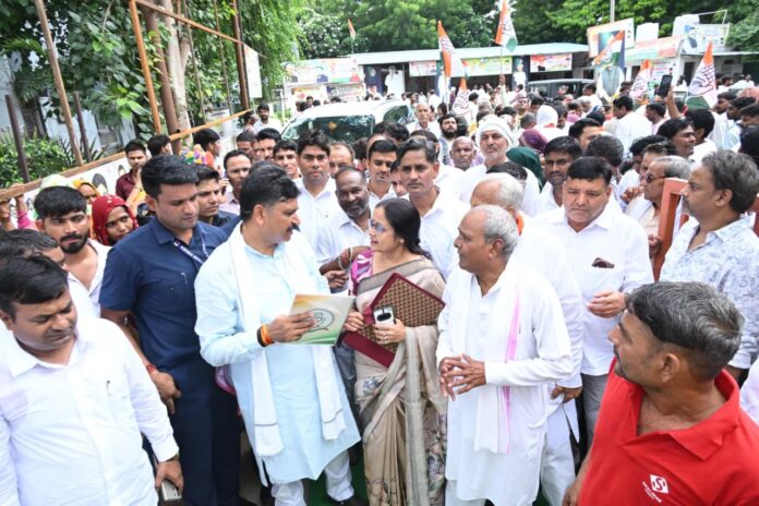 2538 शिक्षा, महंगाई और JCB खरीद पर उठाए सवाल
