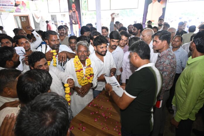2558 नेता प्रतिपक्ष टीकाराम जूली