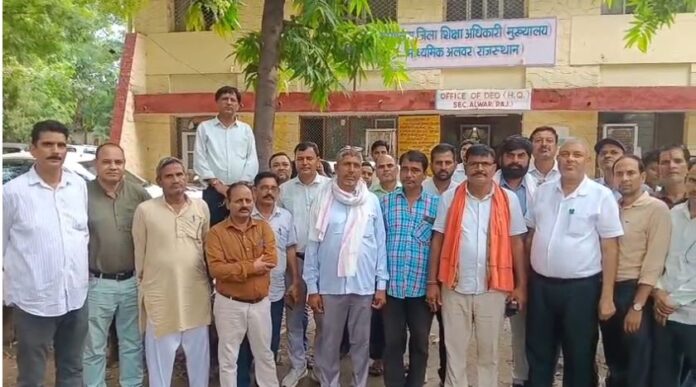 2567 डीईओ कार्यालय पहुंचे निजी स्कूल संचालक