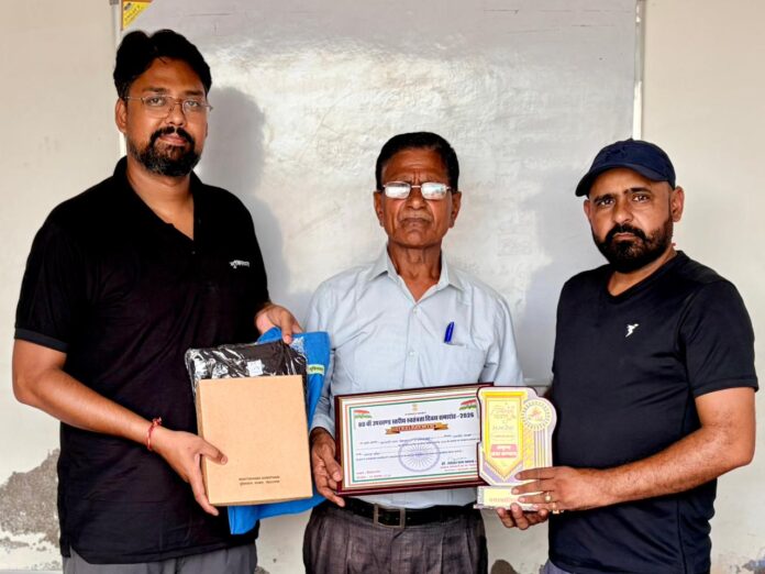 2570 मुक्तिधारा की ओर से समाजसेवी बनवारी लाल मेहरड़ा का सम्मान