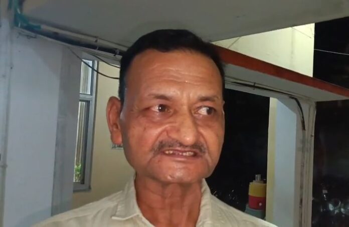 अलवर के केडलगंज में दुकानदार