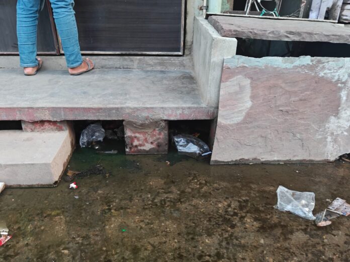 391 नालियों पर अतिक्रमण