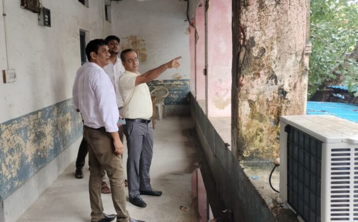 सरकारी भवन का निरीक्षण