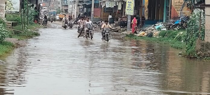 455 शेरपुर मार्ग पर जलभराव
