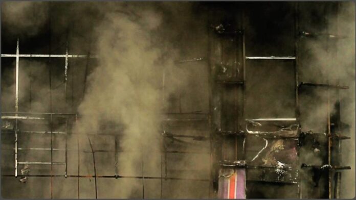 bihar-fire_6109a57a7bdd552972065.jpg