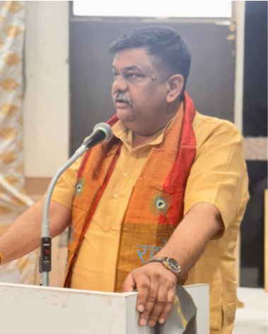 sanjay sharma1 जानकारी देते वन एवं पर्यावरण राज्यमंत्री संजय शर्मा