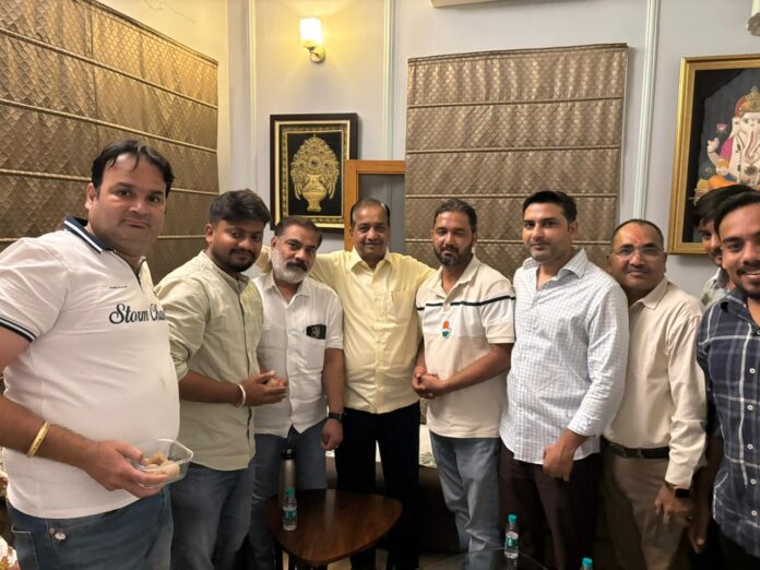 वार्ड 64 में अंशुल खंडेलवाल के समर्थन में मनीष जैन