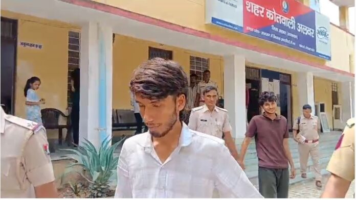 2742 बाइक चोरी के आरोपी गिरफ्तार