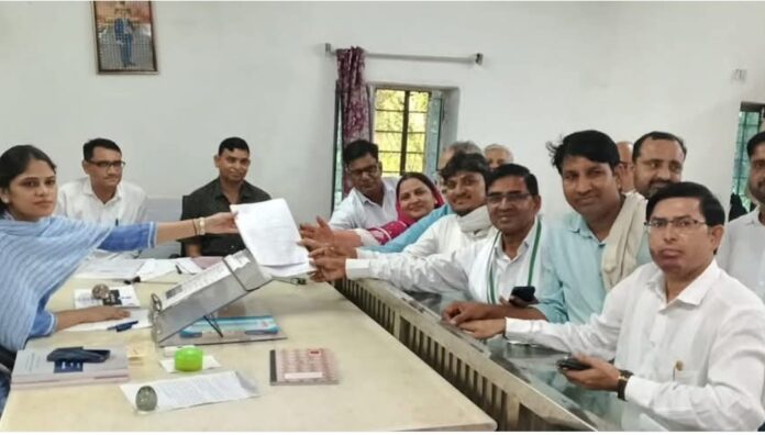 557 अध्यक्ष पद कांग्रेस की ओर से पायल भारद्वाज चौधरी