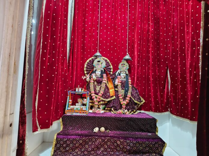 585 राधाष्टमी महोत्सव के दौरान भजन-संकीर्तन