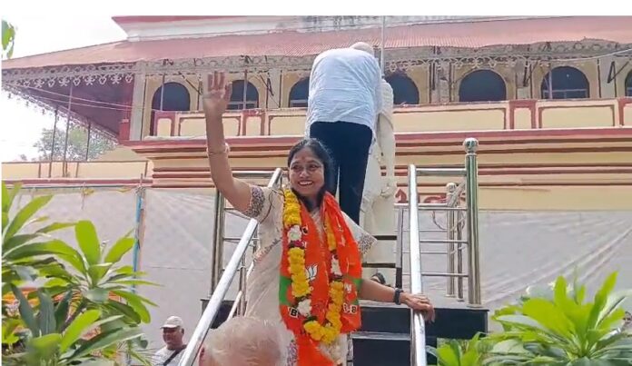600 सुमनलता अग्रवाल का अलवर नगर निगम की पहली महापौर के रूप में निर्वाचन