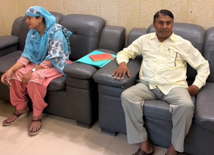 620 कठूमर पंचायत समिति में गिरफ्तार एईएन शिवराम मीना और महिला जेईएन मुन्ना खान