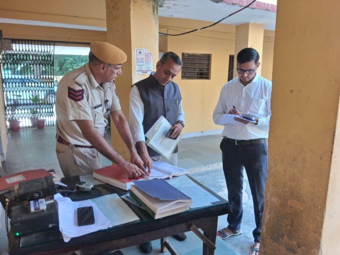 653 खैरथल पुलिस थाने के निरीक्षण के दौरान सचिव अजीत कुड़ी