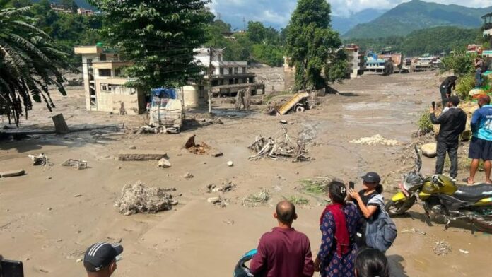 6a8fa69c9574e-nepal-flood-275311.jpg