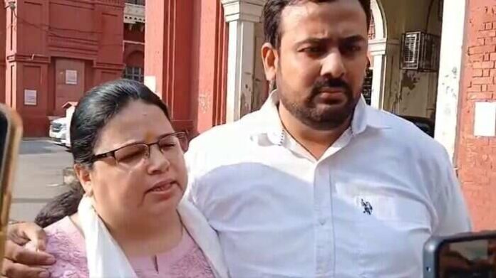 kalpana-tiwari-on-vivek-tiwari-m.jpg