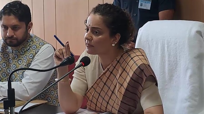 kangana-ranaut-052832360-16x9_0.jpg