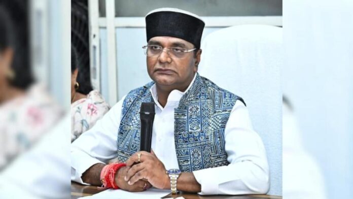 m68fgat8_vishwas-sarang_625x300.jpg