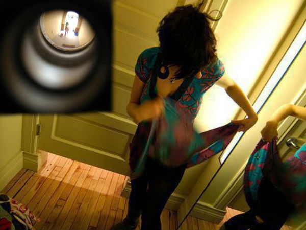 20-1419077888-hidden-camera-in-l.jpg