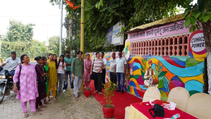 2825 घुमंतू समुदायों की सांस्कृतिक पहचान दर्शाती ग्रैफिटी