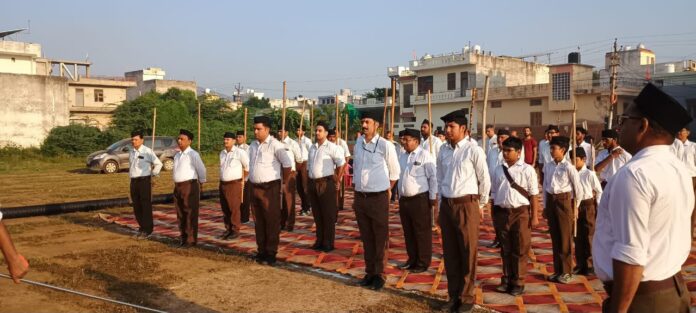 अलवर की बस्तियों में विजयादशमी उत्सव के तहत पथ संचलन