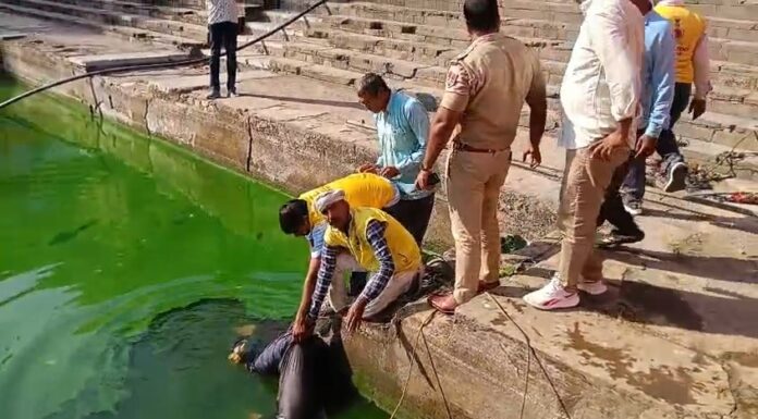 मौके पर पहुंची पुलिस और सिविल डिफेंस टीम