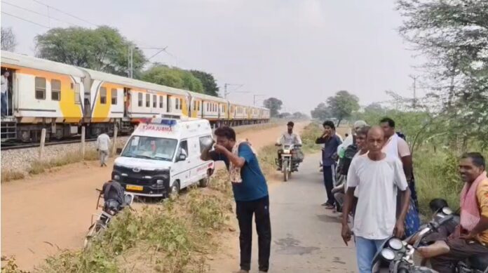 761 बेपटरी हुई मेमू ट्रेन