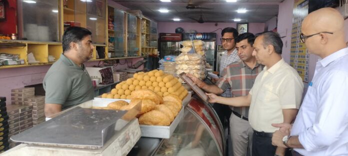 खैरथल में खाद्य सुरक्षा और स्वच्छता जांच अभियान