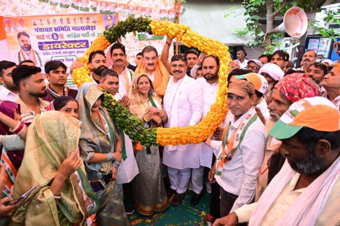 पूर्व केंद्रीय मंत्री जितेंद्र सिंह और नेता प्रतिपक्ष टीकाराम जूली