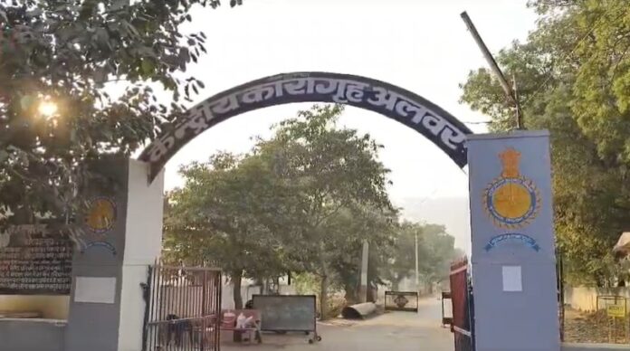 843 जेल में मोबाइल बरामद