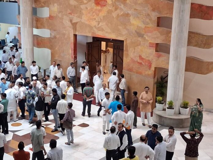 mp-bho-03-vidhansabha-pkg-720555.jpg