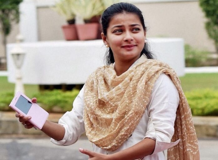 praniti-shinde_1.jpg